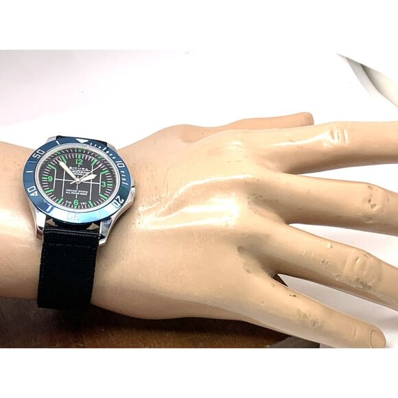 Sicura Submarine Men's Watch Vintage Swiss Manual Wind Black Dial 40mm Nylon - Picture 4 of 14